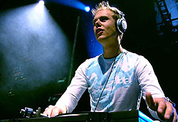 Armin van Buuren fará 4 apresentações no Brasil