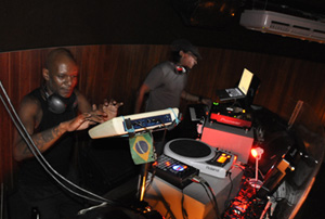 Lounge C - Negalê Jones e Tony Viegas