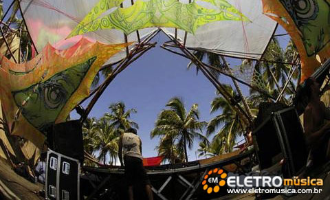 Fotos - Universo Paralello 2010 - Praia do Garcez - Ilha d’Ajuda - Jaguaripe - BA Fotos - Universo Paralello 2010 - Praia do Garcez - Ilha d’Ajuda - Jaguaripe - BA