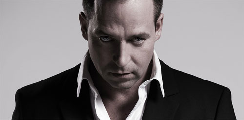 Tom Novy aterrissa no Matahari em Setembro