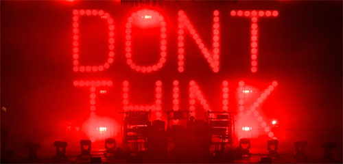 The Chemical Brothers lança o espetáculo Don’t Think em DVD The Chemical Brothers lança o espetáculo Don't Think em DVD