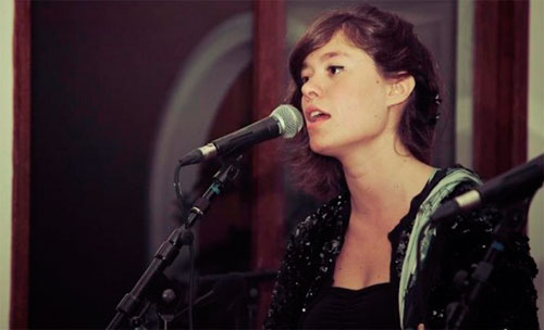 MARIA LUIZA JOBIM FLERTANDO COM A MÚSICA ELETRÔNICA